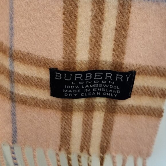 Burberry 100% Lambswool Check Scarf in Pink - Picture 2 of 3